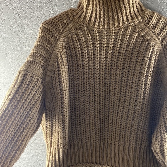 H&M Chunky Knit Turtleneck Boxy Sweater - Picture 8 of 16